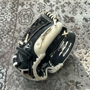 Rawlings Highlight Series Left Hand Mitt